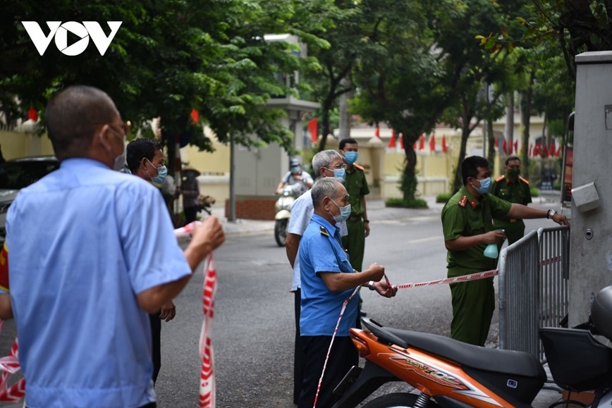 Ha Noi: Do bo cac diem phong toa phong dich Covid-19 - Hinh anh 1