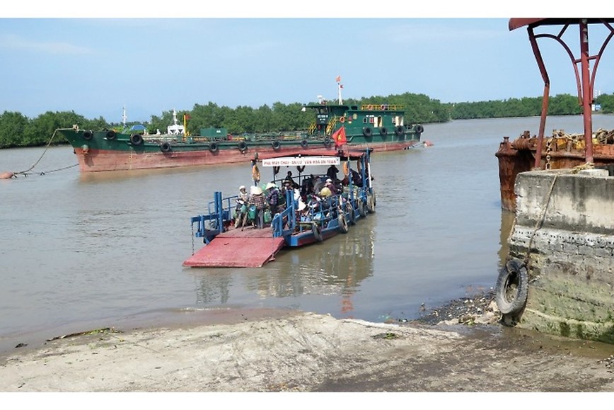 Tang cuong trien khai cac bien phap bao dam trat tu ATGT duong thuy noi dia - Hinh anh 1