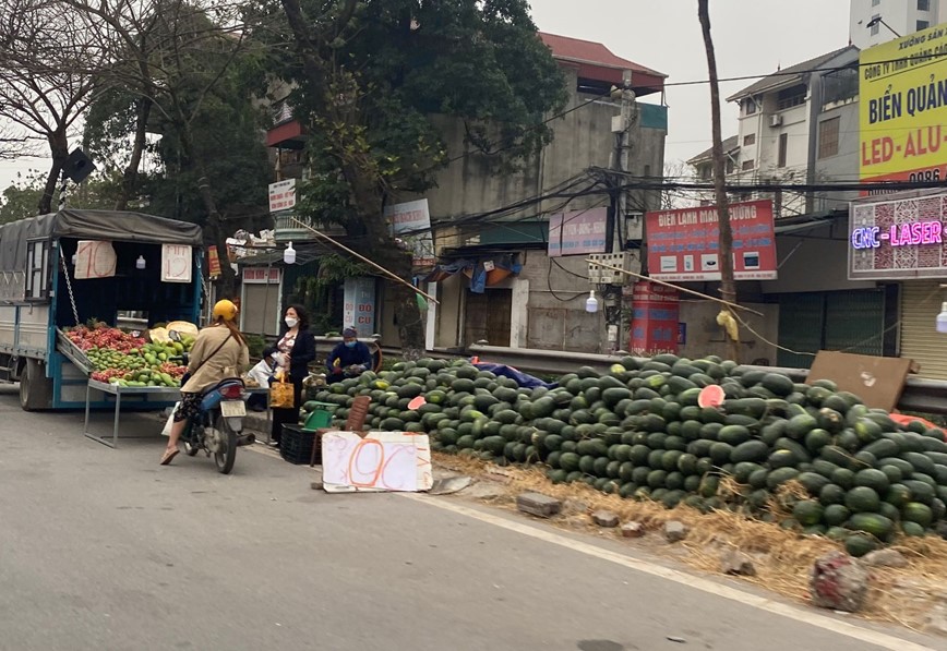 Mat an toan giao thong tren pho Giai Phong - Hinh anh 7