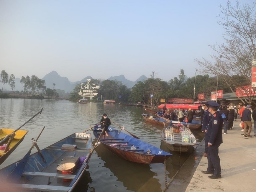 Ha Noi siet chat viec bao dam trat tu an toan giao thong duong thuy noi dia - Hinh anh 1