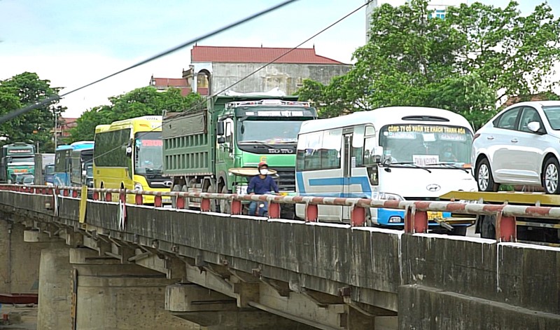 De nghi day nhanh tien do giai phong mat bang phuc vu du an cai tao cau Da Phuc - Hinh anh 1