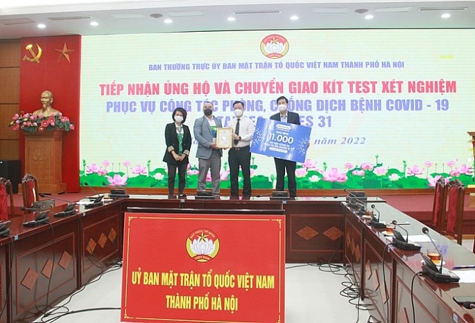 Ha Noi tiep nhan 11.000 kit test xet nghiem Covid-19 phuc vu SEA Games 31 - Hinh anh 1