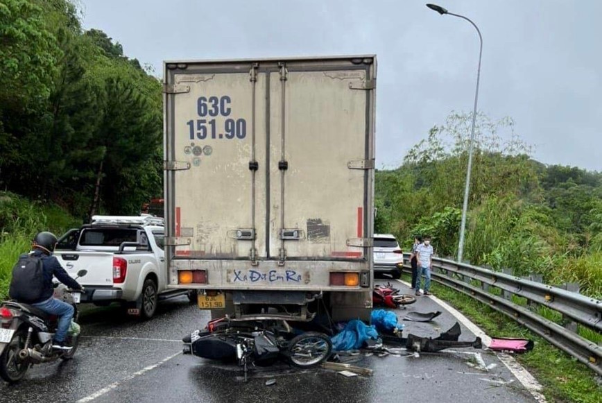 Tai nan giao thong moi nhat hom nay (30/4): TNGT lien hoan tren deo Bao Loc, 2 nguoi phu nu tu vong tai cho - Hinh anh 1