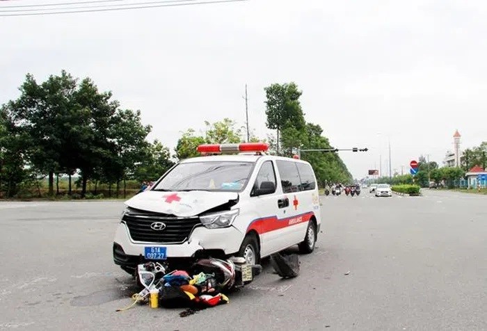 Tai nan giao thong moi nhat hom nay (30/4): TNGT lien hoan tren deo Bao Loc, 2 nguoi phu nu tu vong tai cho - Hinh anh 3