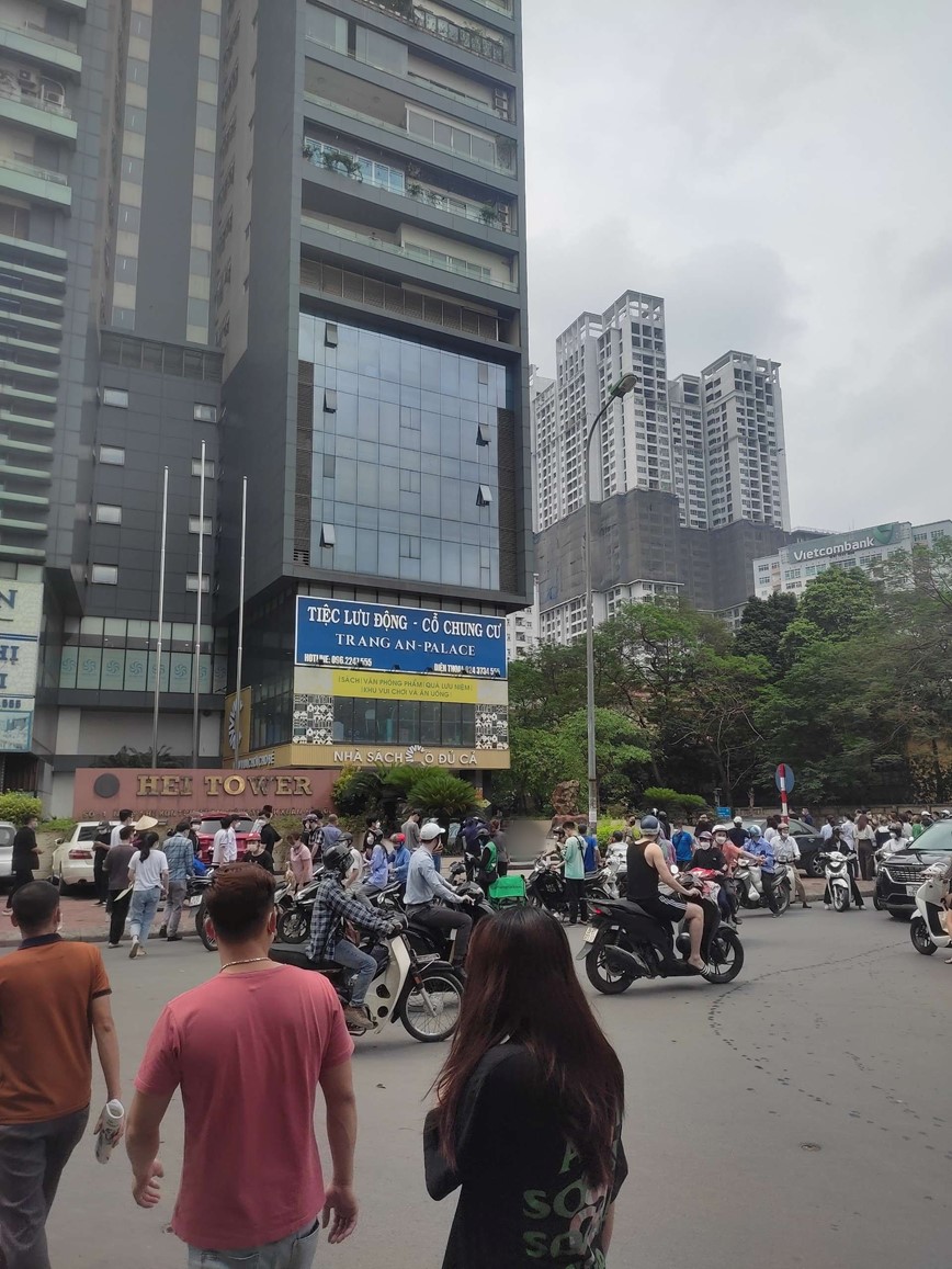 Ha Noi: Nguoi dan ong tu vong do roi tu tang cao chung cu - Hinh anh 1