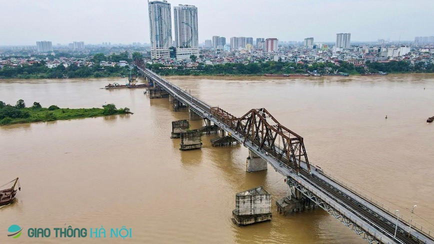 Co hoi day nhanh viec “hoi sinh” cau Long Bien - Hinh anh 1