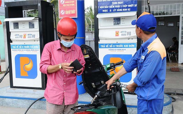 Trinh Uy ban Thuong vu Quoc hoi Nghi quyet giam thue bao ve moi truong doi voi xang, dau, mo nhon - Hinh anh 1