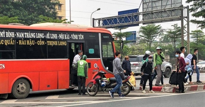 Ha Noi: Tang cuong kiem tra, xu ly xe du, ben coc va xe tra hinh tuyen co dinh - Hinh anh 1