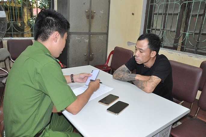 Bat doi tuong vua ra tu lai “ngua quen duong cu” - Hinh anh 1