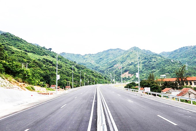 Day nhanh tien do giai phong mat bang Du an cao toc Bac - Nam qua Khanh Hoa, Phu Yen - Hinh anh 1