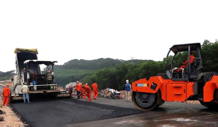 Đẩy nhanh tiến độ hoàn thành Dự án thành phần đầu tư xây dựng đoạn Cam Lộ - La Sơn - Hình ảnh 1 Day nhanh tien do hoan thanh Du an thanh phan dau tu xay dung doan Cam Lo - La Son - Hinh anh 1