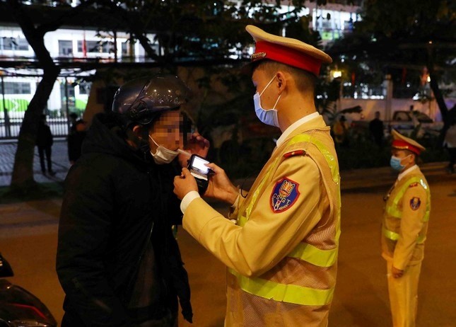 Cong an TP Ha Noi: Dong loat ra quan xu ly nghiem hanh vi vi pham ve nong do con - Hinh anh 1