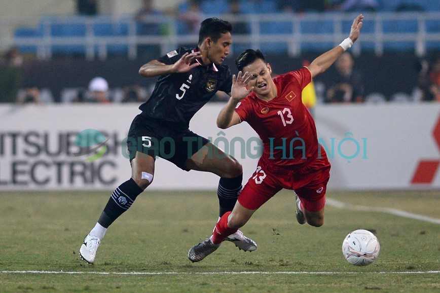 Nhung tinh huong vao bong ac y va an va tho thien cua tuyen Indonesia voi Van Hau - Hinh anh 2