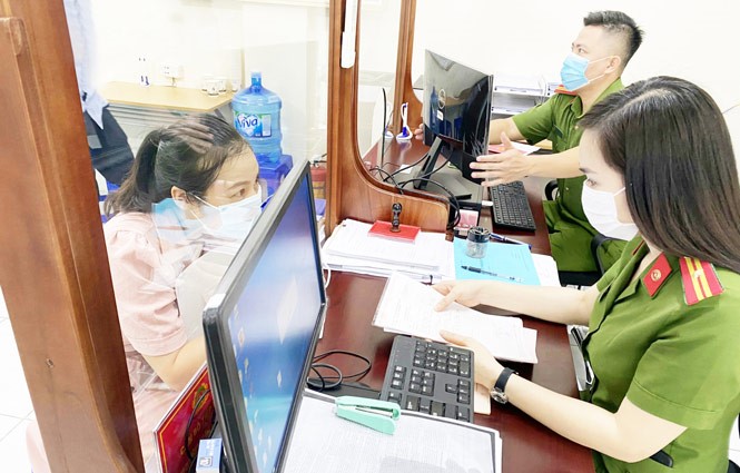 Thực hiện quy định mới về lệ phí đăng ký cư trú từ 5/2/2023 - Hình ảnh 1 Thuc hien quy dinh moi ve le phi dang ky cu tru tu 5/2/2023 - Hinh anh 1