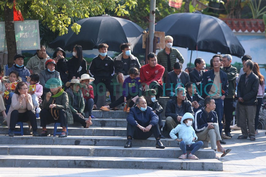 Ha Noi: Thanh thieu nien hao hung tham gia hoi vat lang Bung - Hinh anh 12