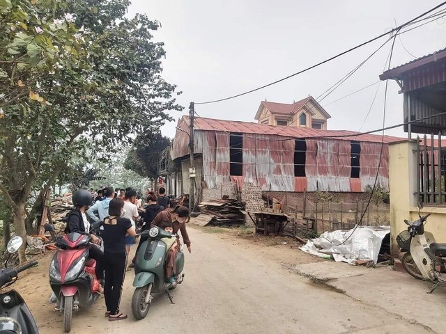 Chay xuong go luc rang sang, 5 nguoi thuong vong - Hinh anh 1