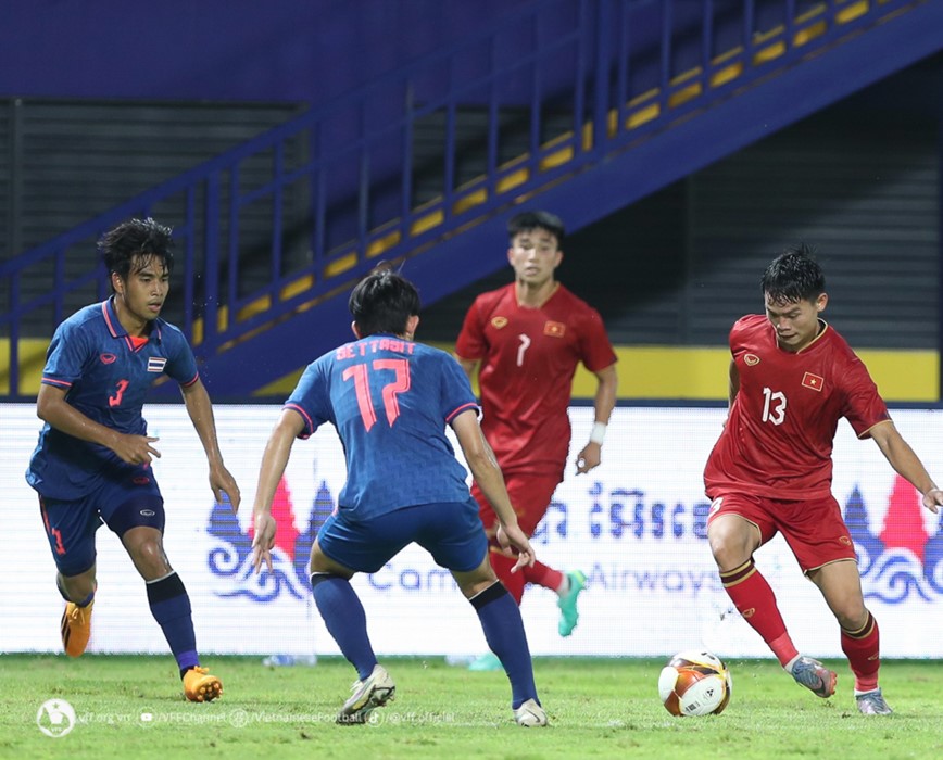 Chia diem voi Thai Lan, U22 Viet Nam gap U22 Indonesia tai ban ket - Hinh anh 1