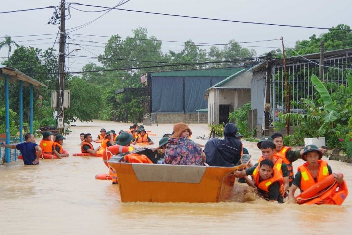 Chủ động bảo đảm an toàn cho người dân và cơ sở hạ tầng trong mùa mưa lũ - Hình ảnh 1 Chu dong bao dam an toan cho nguoi dan va co so ha tang trong mua mua lu - Hinh anh 1