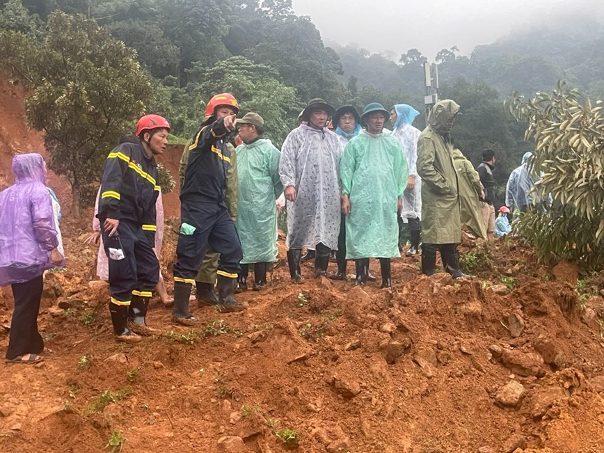 Tap trung khac phuc sat lo dat tai deo Bao Loc, chu dong ung pho voi mua lon khu vuc Tay Nguyen va Nam Bo - Hinh anh 1