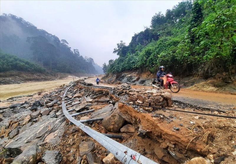 Thoi tiet ngay 13/9: Mien Bac tiep tuc mua dong, de phong lu quet - Hinh anh 1