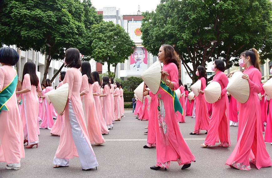 To chuc Le hoi Ao dai Du lich Ha Noi 2023 - Hinh anh 1