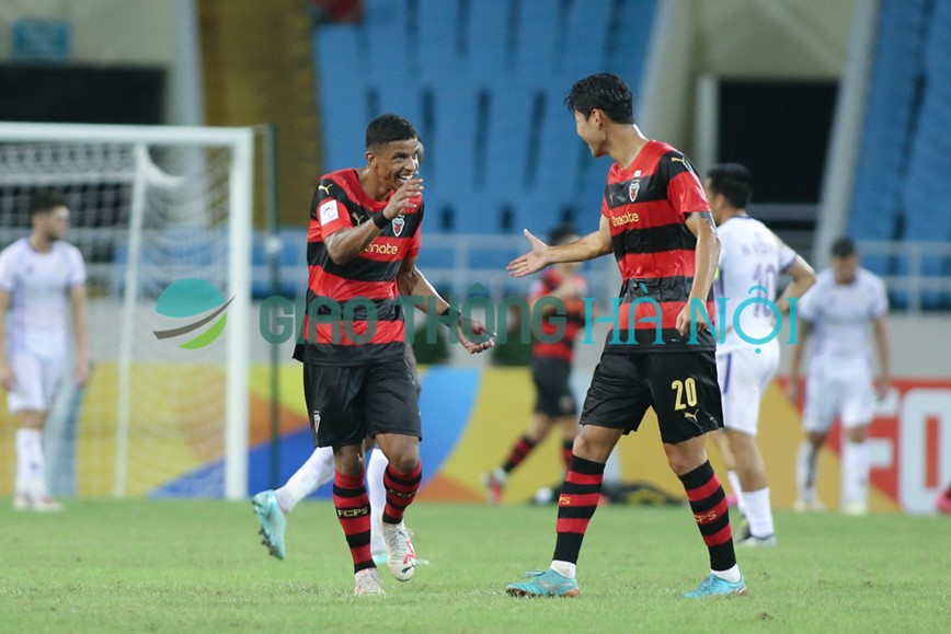 Can canh tran Ha Noi FC thua tam phuc khau phuc truoc Pohang Steelers - Hinh anh 5