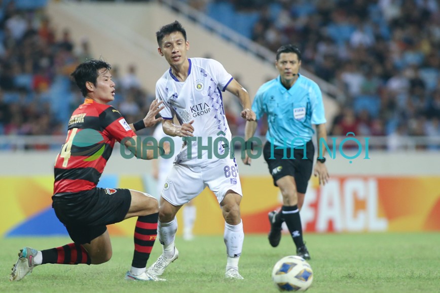 Can canh tran Ha Noi FC thua tam phuc khau phuc truoc Pohang Steelers - Hinh anh 10