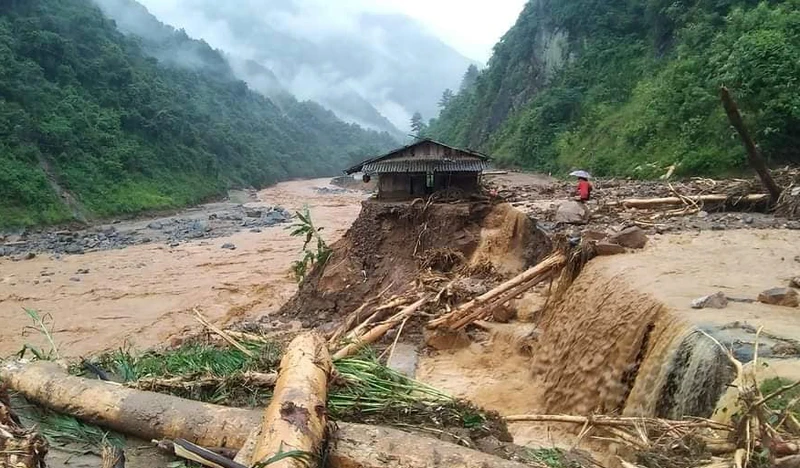 Canh bao som sat lo, lu quet dam bao an toan tinh mang, tai san cua Nhan dan - Hinh anh 1