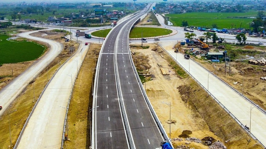 Đề xuất đầu tư hoàn chỉnh 5 tuyến đường kết nối giữa cao tốc Bắc - Nam và Quốc lộ 1 - Hình ảnh 1 De xuat dau tu hoan chinh 5 tuyen duong ket noi giua cao toc Bac - Nam va Quoc lo 1 - Hinh anh 1