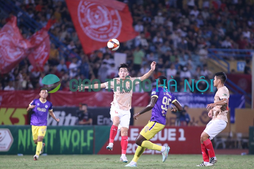 CAHN danh bai Ha Noi FC tai vong 3 V-League 2023/2024 - Hinh anh 3