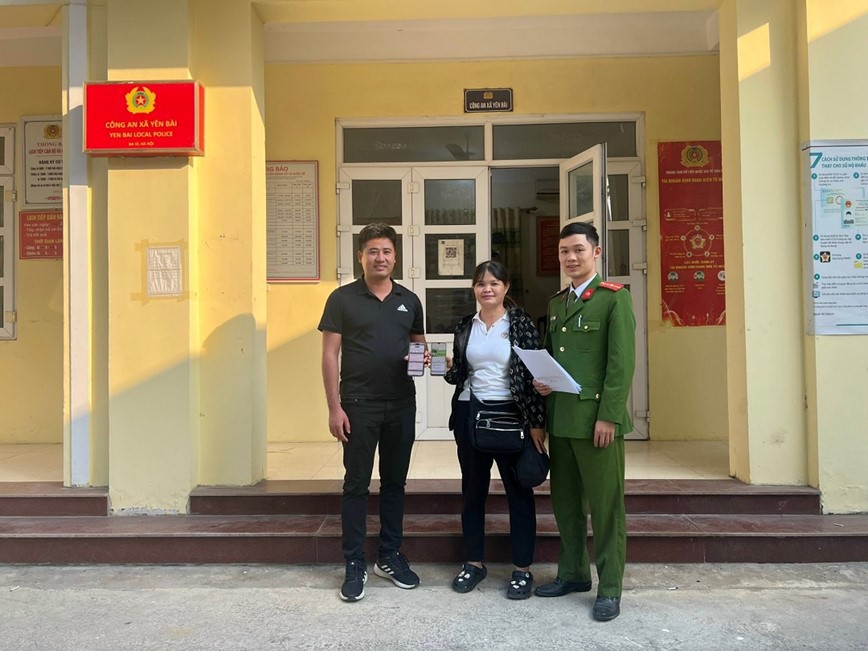 Trả lại gần 24 triệu đồng cho người chuyển khoản nhầm - Hình ảnh 1 Tra lai gan 24 trieu dong cho nguoi chuyen khoan nham - Hinh anh 1