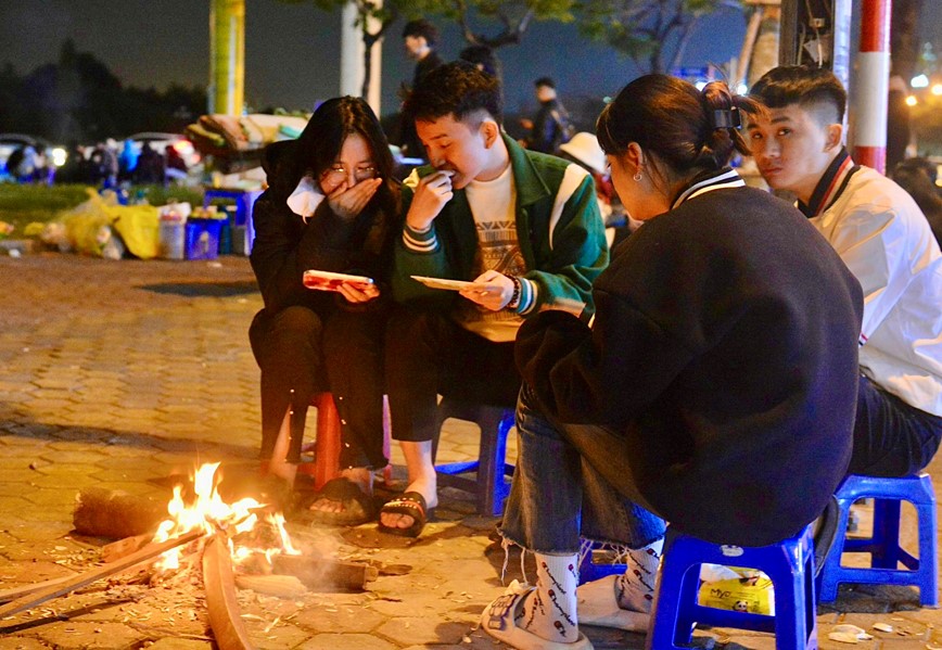 Nguoi lao dong muu sinh trong dem gia ret - Hinh anh 15