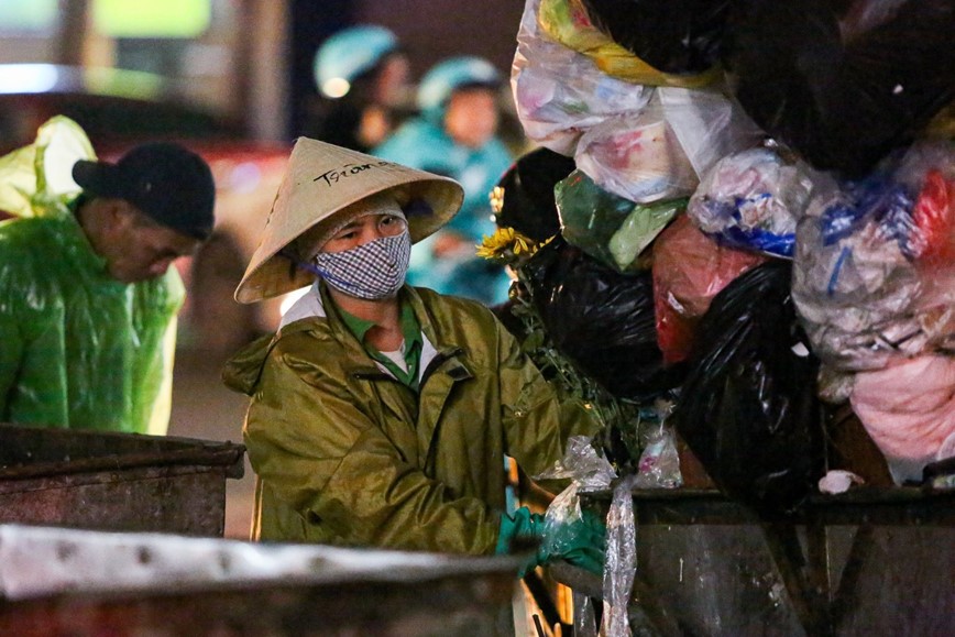 Nguoi lao dong muu sinh trong dem gia ret - Hinh anh 7