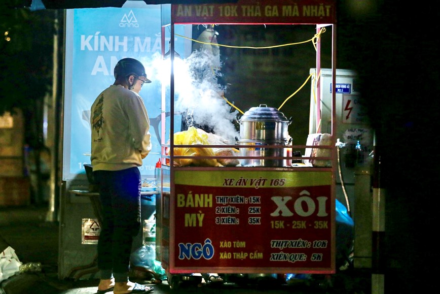 Nguoi lao dong muu sinh trong dem gia ret - Hinh anh 11