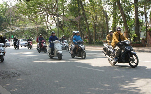 Thoi tiet ngay 14/2: Mien Bac co mua vai noi, sang som co suong mu rai rac, trua chieu troi nang - Hinh anh 1