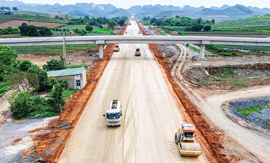 Day nhanh tien do thi cong cong trinh, phan dau hoan thanh vuot tien do de ra - Hinh anh 1