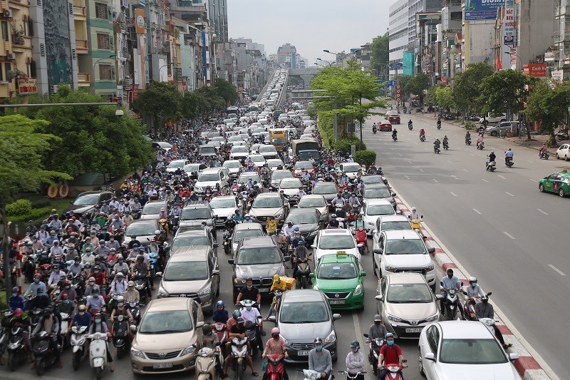 Ha Noi: Nguoi dan lai ngan ngam voi “bai ca” tac duong - Hinh anh 2