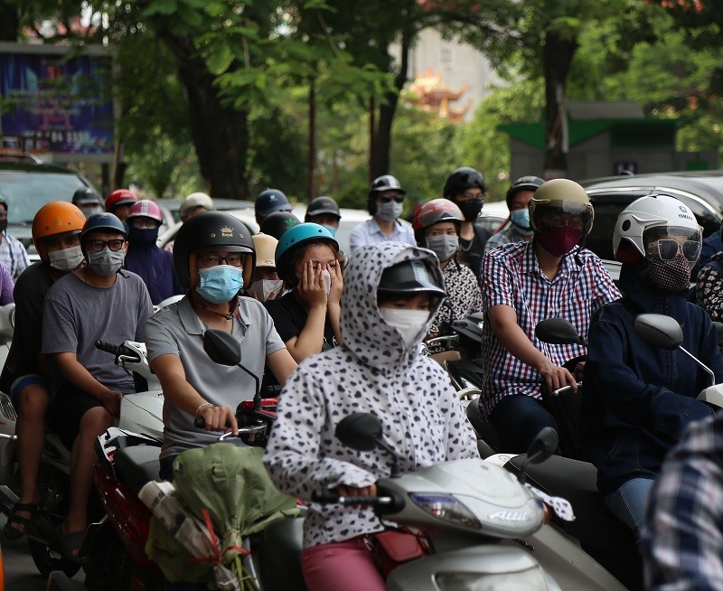 Ha Noi: Nguoi dan lai ngan ngam voi “bai ca” tac duong - Hinh anh 4