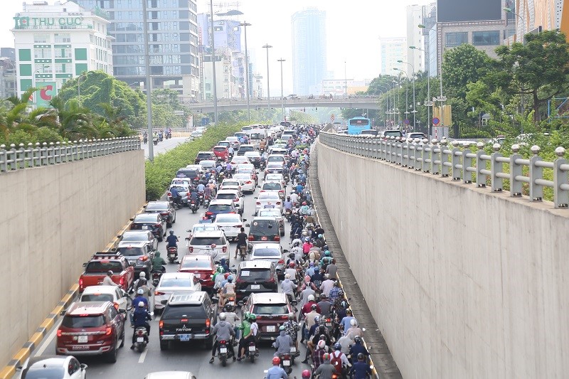 Ha Noi: Nguoi dan lai ngan ngam voi “bai ca” tac duong - Hinh anh 5