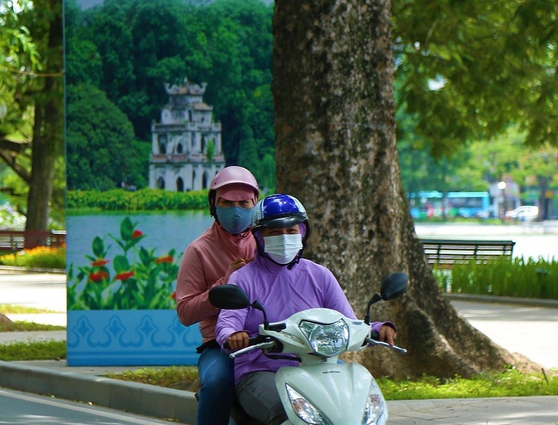 Nhung con pho tro thanh “thien duong” giua nang he Ha Noi  - Hinh anh 9