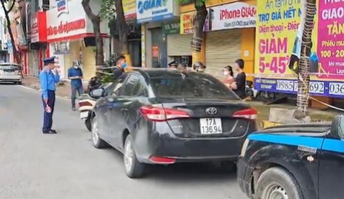 Tai xe loi dung giay di duong, cho nguoi ra khoi Ha Noi - Hinh anh 1