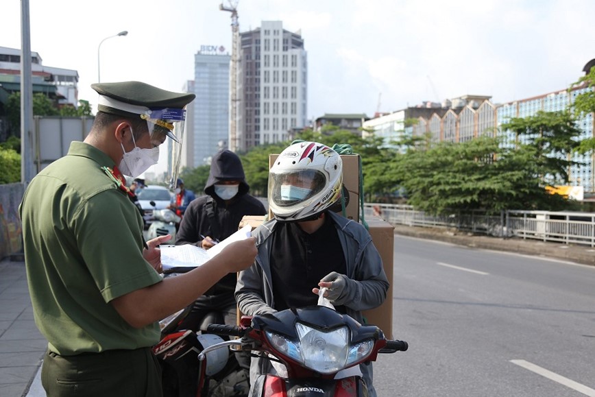 Giao thong Ha Noi ngay 6/9: Buoi sang un tac cuc bo mot so diem, buoi chieu da thong thoang - Hinh anh 10