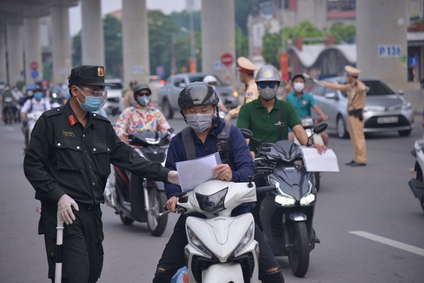 Ha Noi: 150.000 giay di duong da duoc cap trong 2 ngay - Hinh anh 1