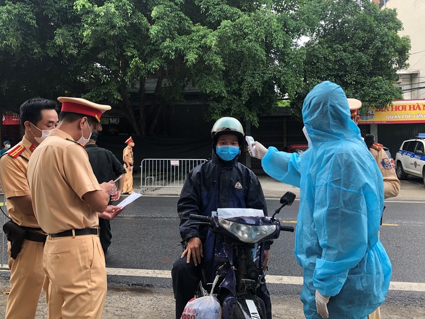 Phan luong tu xa, kiem soat nguoi dan di vao vung do - Hinh anh 9