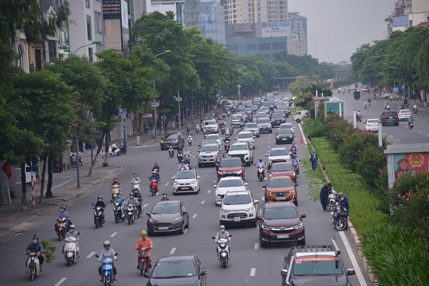 Ha Noi: Nguoi dan can nang cao y thuc de bao ve thanh qua chong dich - Hinh anh 4