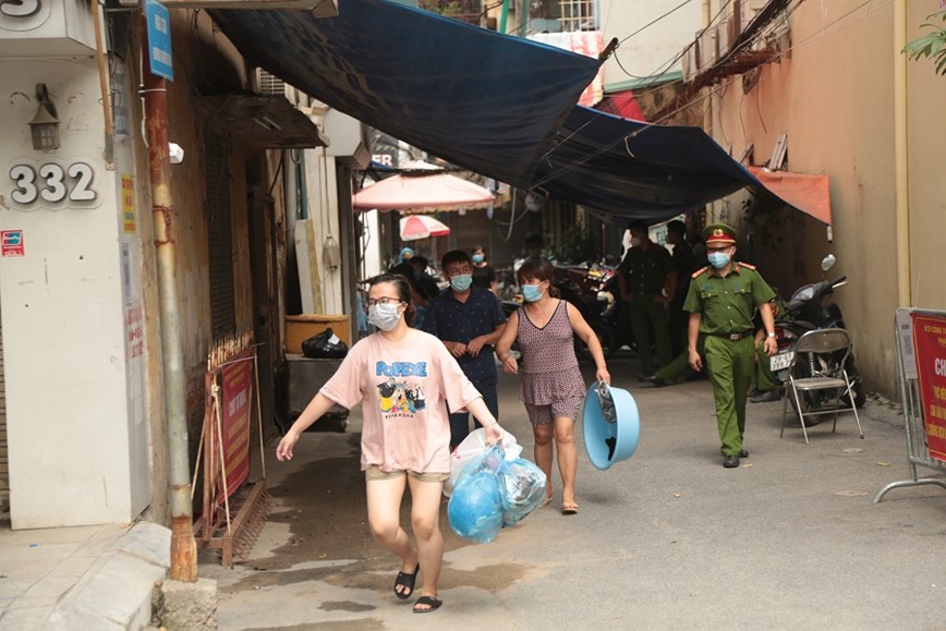 Co nen thao bo rao chan tai cac ngo pho, khu dan cu? - Hinh anh 1