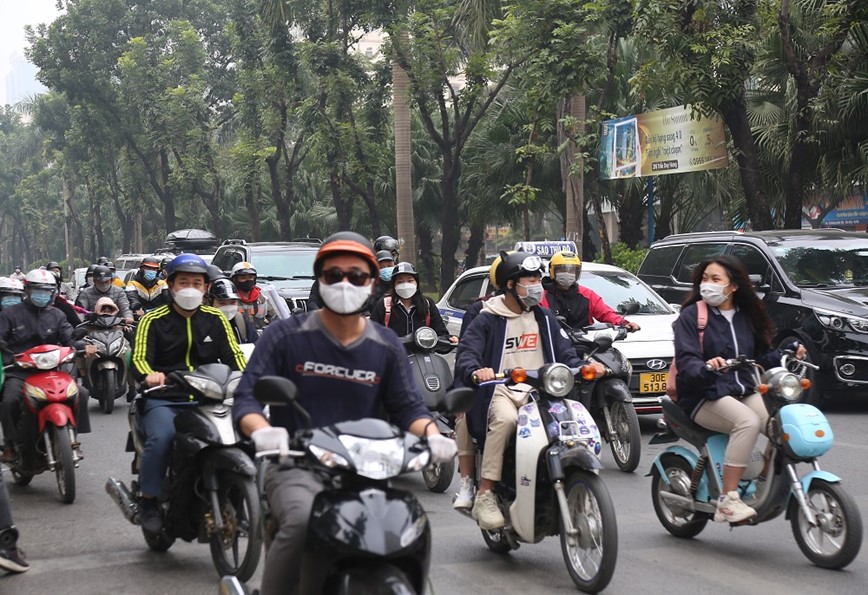 Ha Noi: Chuan bi mo rong 2 lan xe tren duong Hoang Quoc Viet - Hinh anh 4