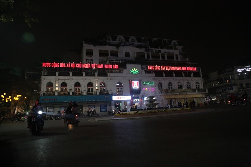 Ha Noi: Giao thong thong thoang trong ngay Le Giang sinh - Hinh anh 5