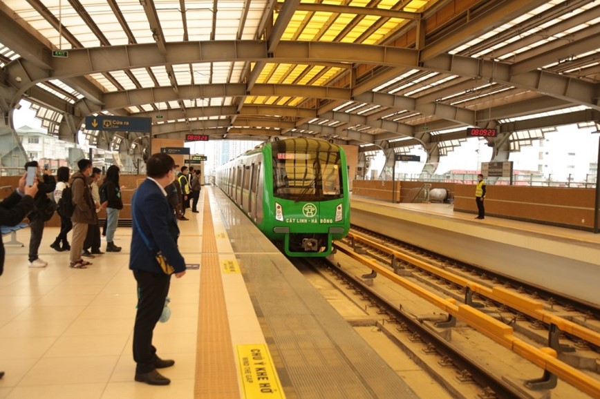 Duong sat do thi Cat Linh - Ha Dong: Buoc chan dau tien tren con duong van dam - Hinh anh 2