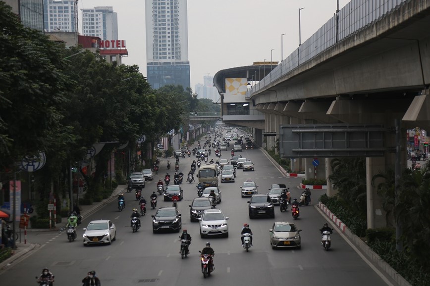 Nguoi dan tay xach nach mang quay lai Thu do sau Tet - Hinh anh 9